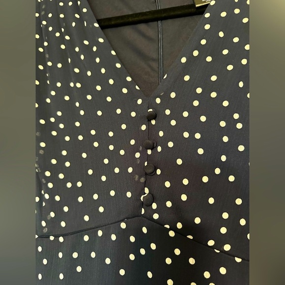 Women dress, NAVY! size 16 - more like 12…. DKNY - Picture 6 of 10